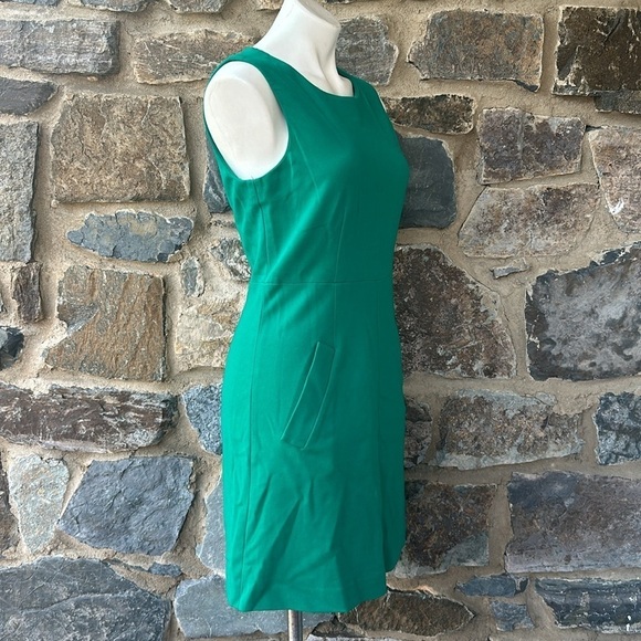 Diane Von Furstenberg Size 8 Capreena Sleeveless Knit Dress Green w Pockets - Picture 3 of 9